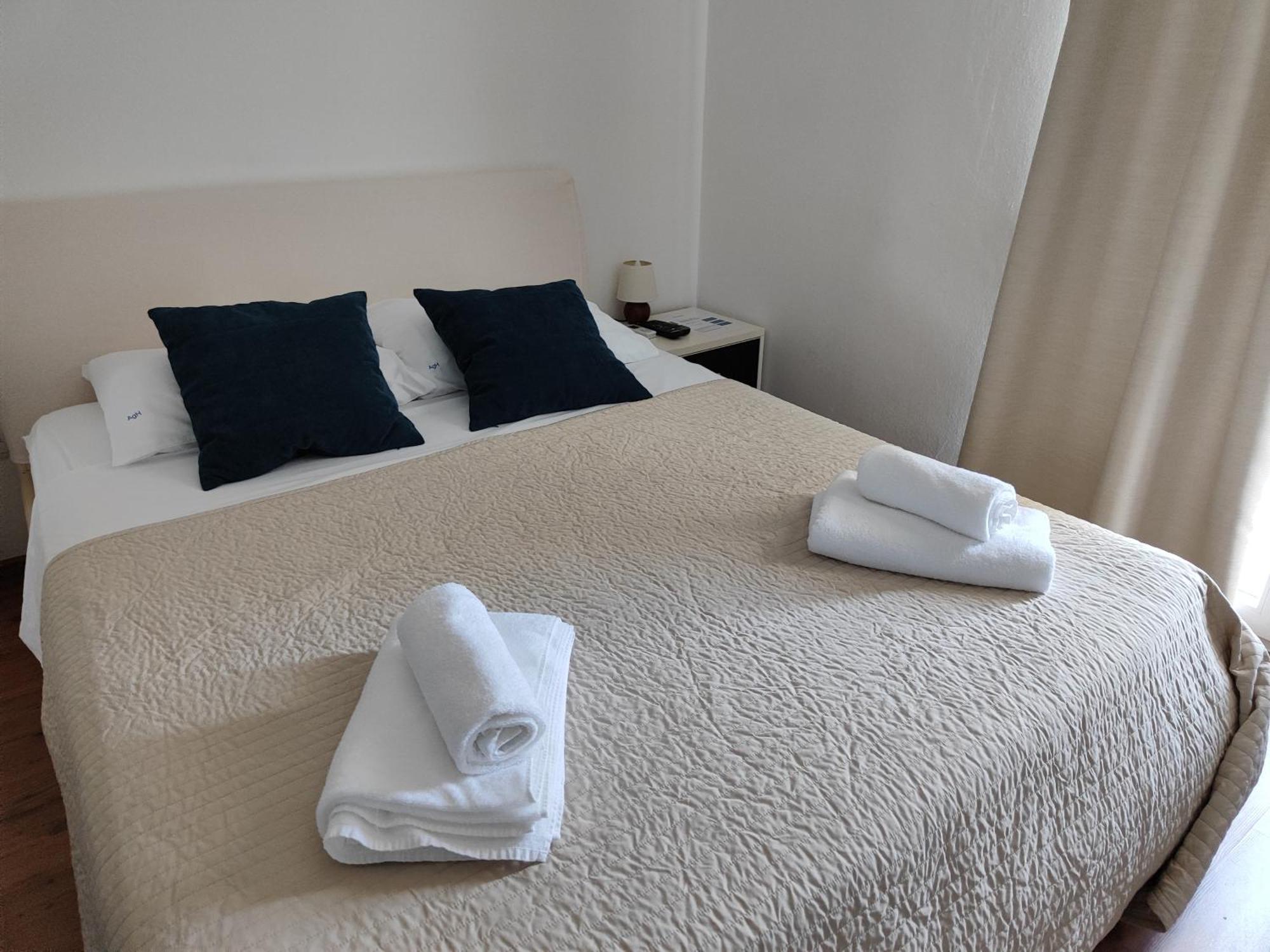 Guest House Adria Primosten Ruang foto